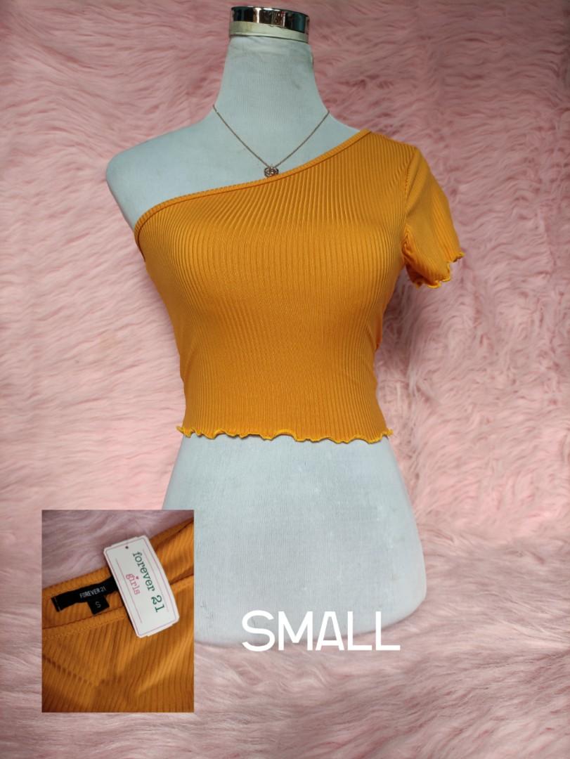 Forever 21 Overruns (Category: Blouses) located in Quezon City. Submitted by rmprism (Listing ID 1093760230, Image 1). Description: Overruns sexy tops ♥️ For pick up or delivery via Mr. Speedy or Lalamove.