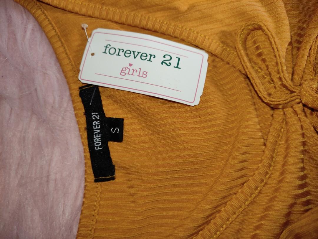Forever 21 Overruns (Category: Blouses) located in Quezon City. Submitted by rmprism (Listing ID 1093761111, Image 3). Description: Overruns sexy tops ♥️ For pick up or delivery via Mr. Speedy or Lalamove.