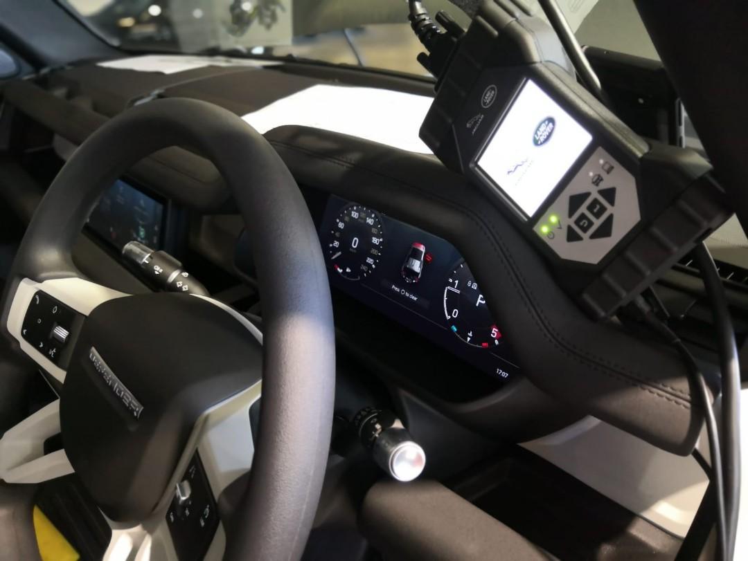 Land Rover Defender 90 Hard Top Digital Instrument Cluster, Car ...