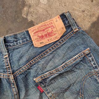 Levis 501 (size 32) Levis 501 (size 32)