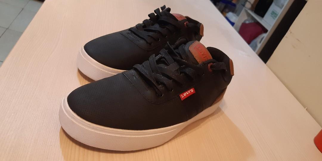 Levi's mens casual comfort shoes, Men's Fashion, Footwear, Casual Shoes on  Carousell