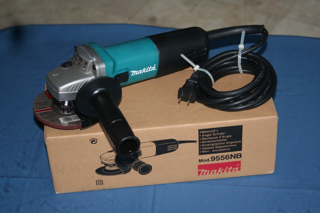 Makita Angle Grinder Model 9556 NB Original Brand New