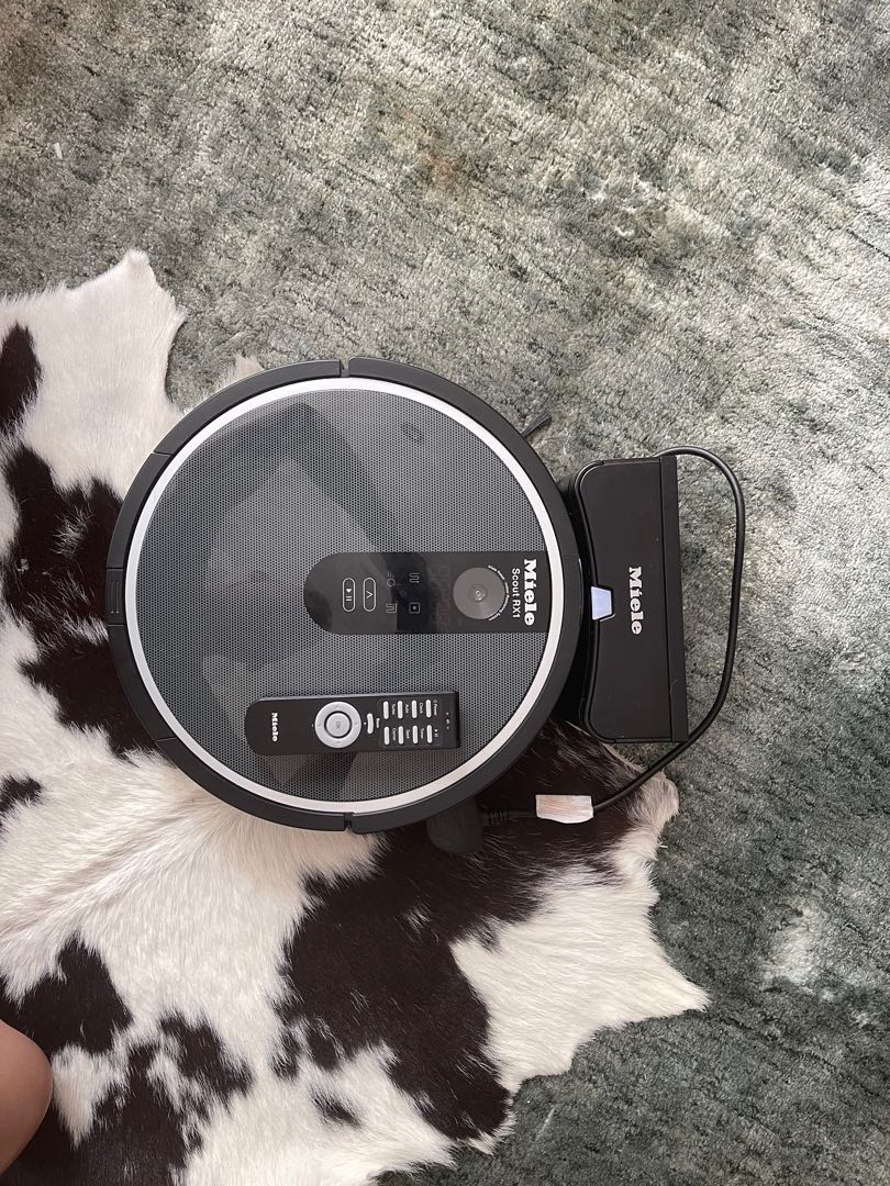 Miele Scout RX1 Robot Vacuum, TV \u0026 Home Appliances, Vacuum Cleaner \u0026  Housekeeping on Carousell
