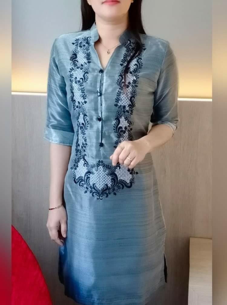 MODERN FILIPINIANA (Category: Dresses) located in Quezon City. Submitted by unicahija83 (Listing ID 1093709319, Image 1). Description: Grey Color Only Neck Collar Lady Barong Dress 4XL only.
