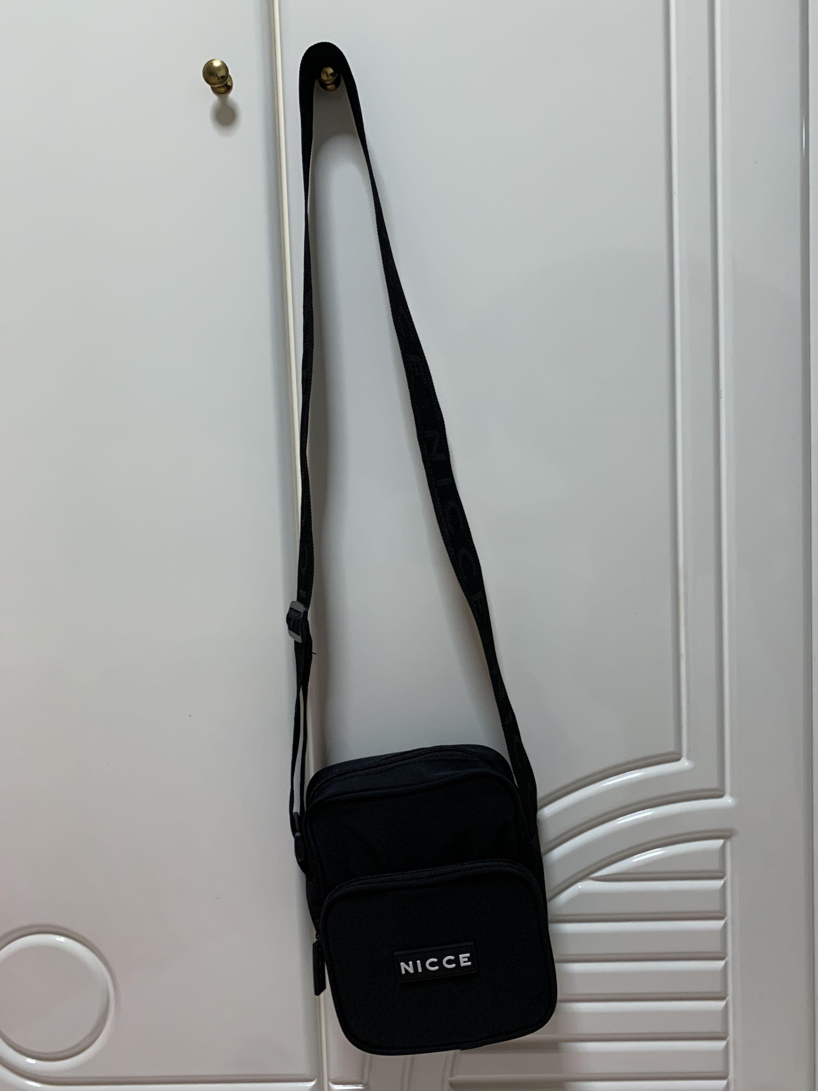 Nicce Black Plain Sling Bag