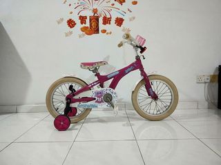 (Category: ) located in . Submitted by caroui (Listing ID 1093795335, Image 1). Description: .