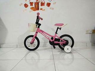 (Category: ) located in . Submitted by caroui (Listing ID 1093792886, Image 1). Description: .