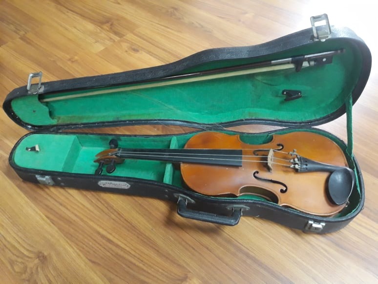 Skylark violin deals