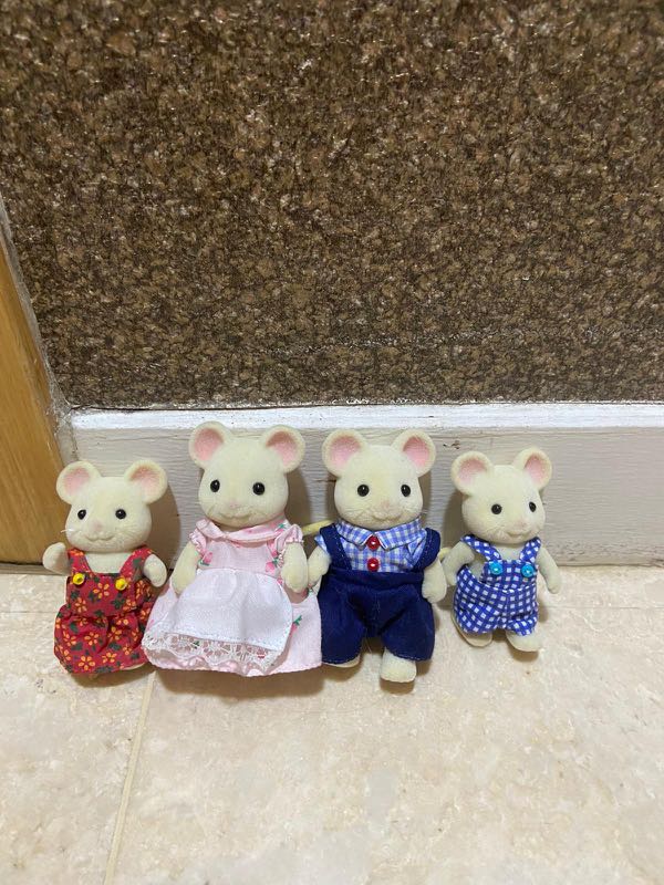 Sylvanian Families white mouse family set, Hobbies & Toys, Toys & Games ...