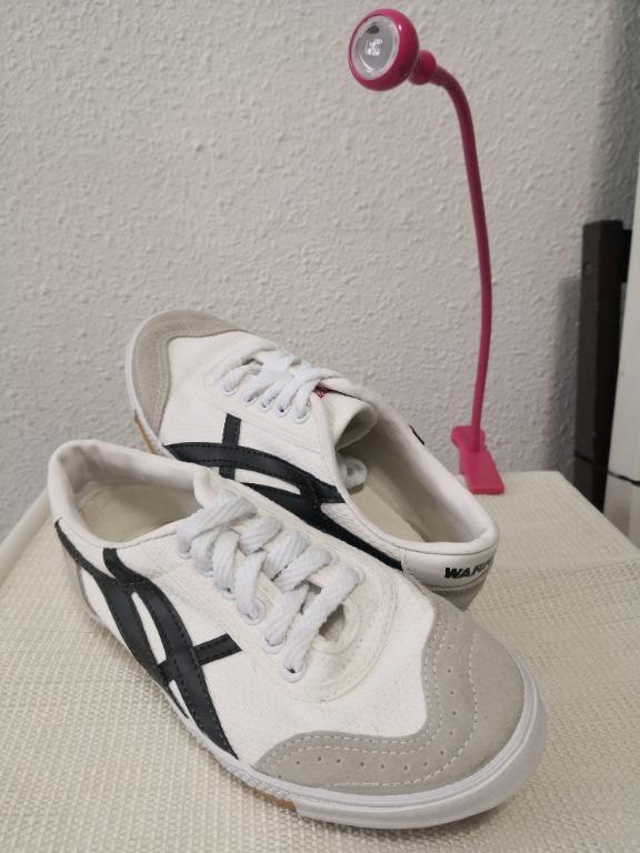Warrior hot sale sports shoes