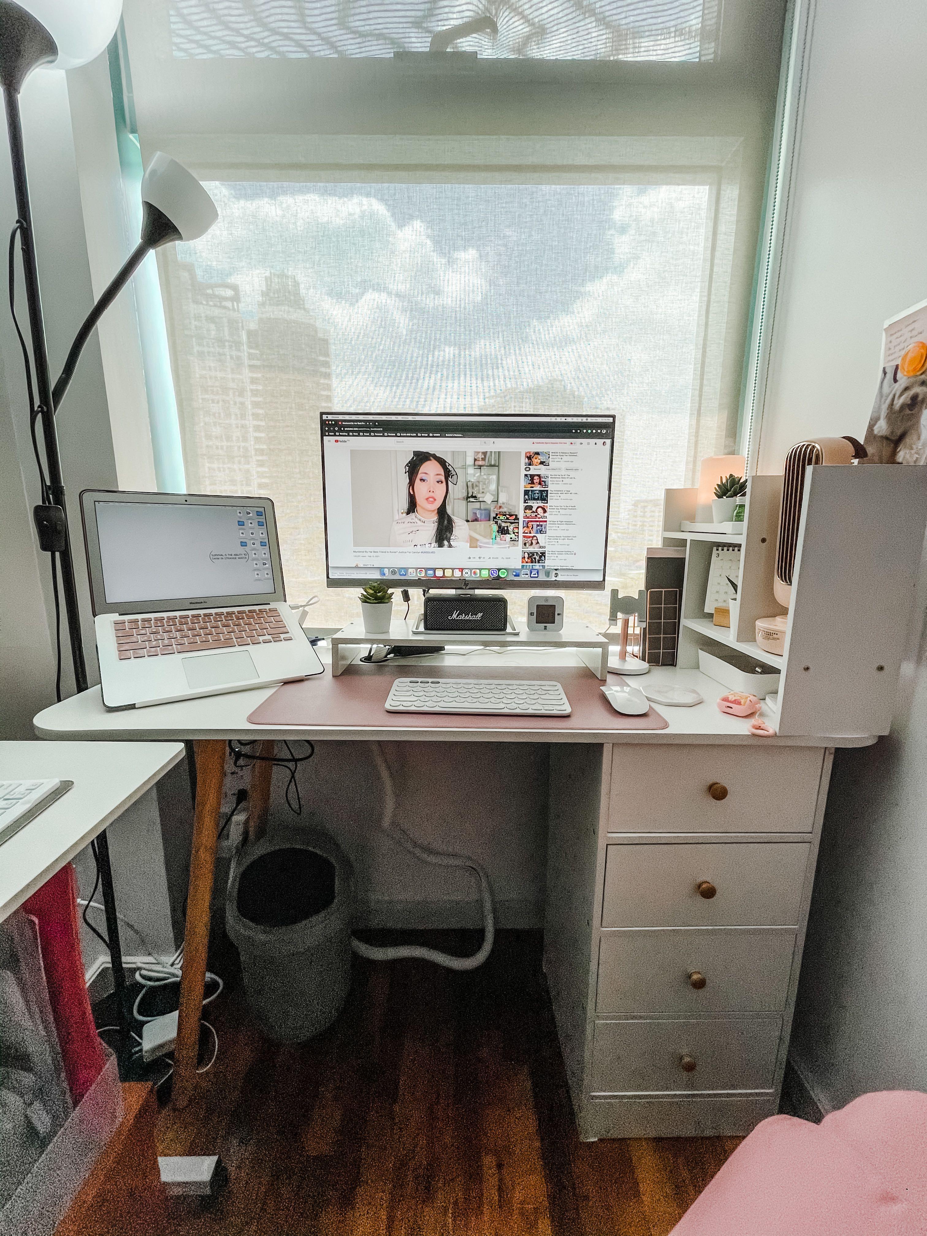 White desk 120 online x 50