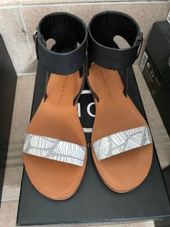 （分類：）位於 。 由 shopping123123 提交（商品編號 1093924042，圖片 1）。簡介： 。