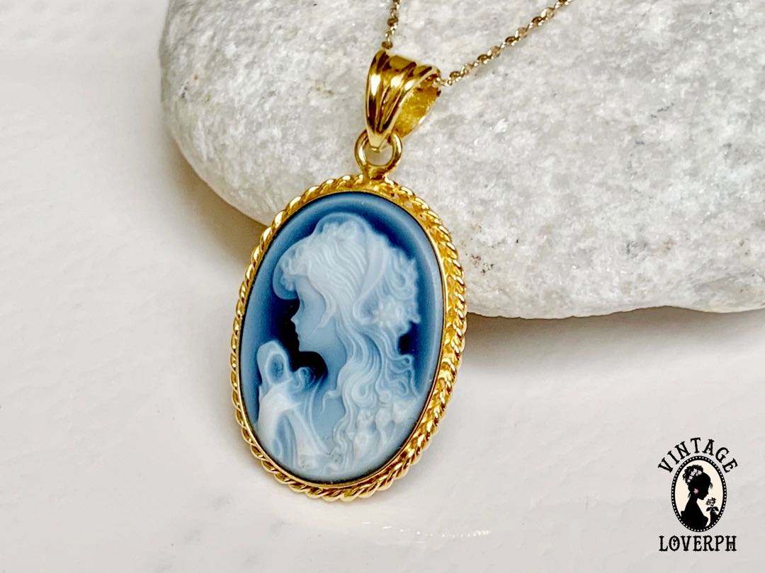 14k Gold Blue Agate and Onyx Left Facing Lady Cameo Pendant with