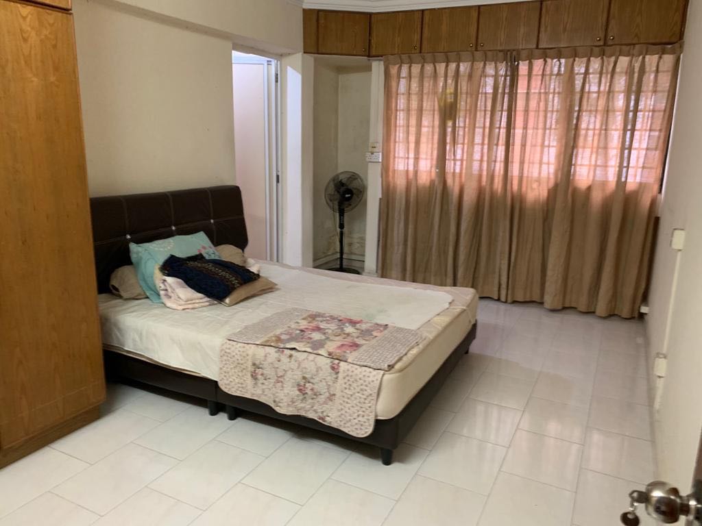 (Category: ) located in . Submitted by ordlor (Listing ID 1093972777, Image 1). Description: .