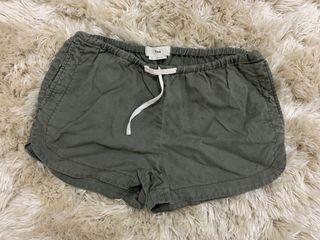 Aritzia TNA shorts