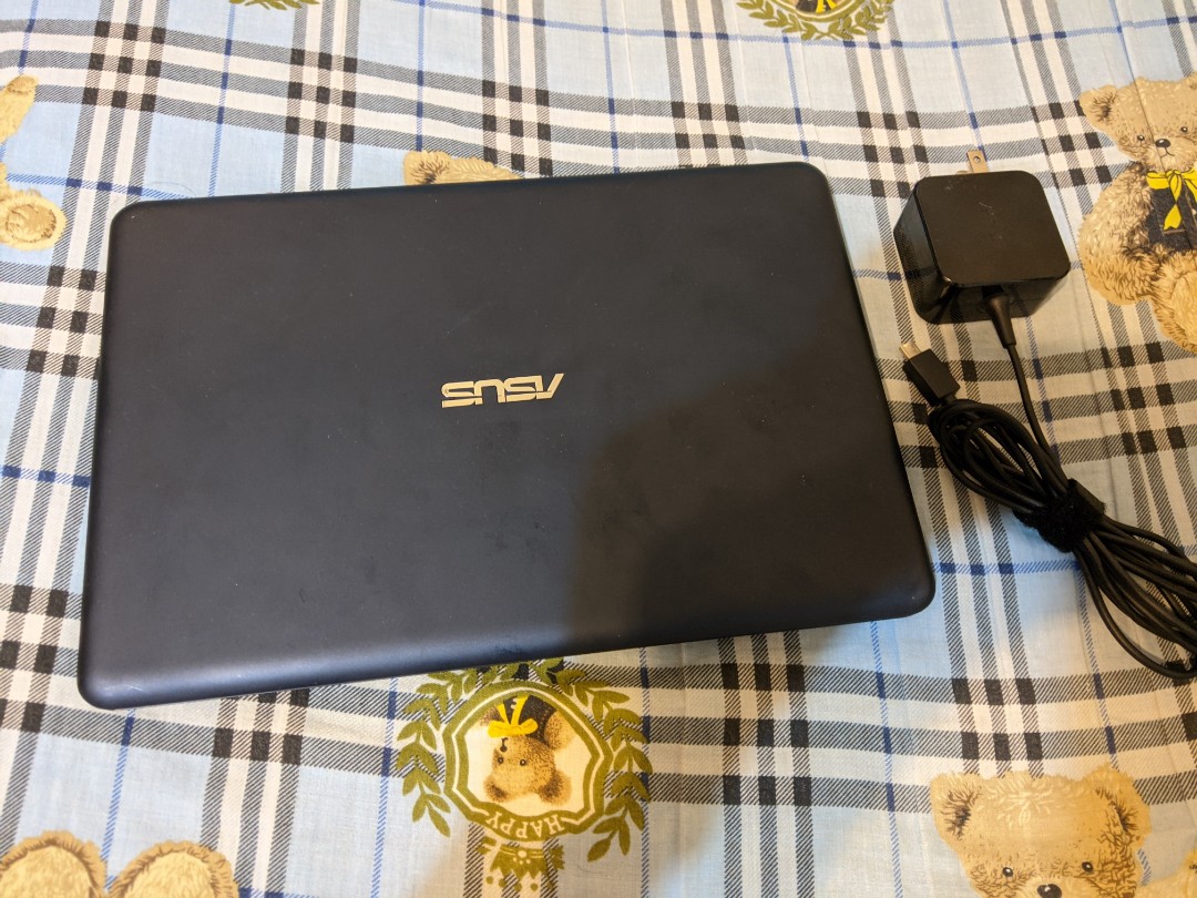 Asus Vivobook E200ha 4g 32g 11 6吋 電腦3c 桌電筆電在旋轉拍賣