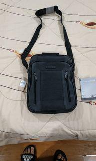 Brandnew Kenneth Cole Reaction Sling bag with tags