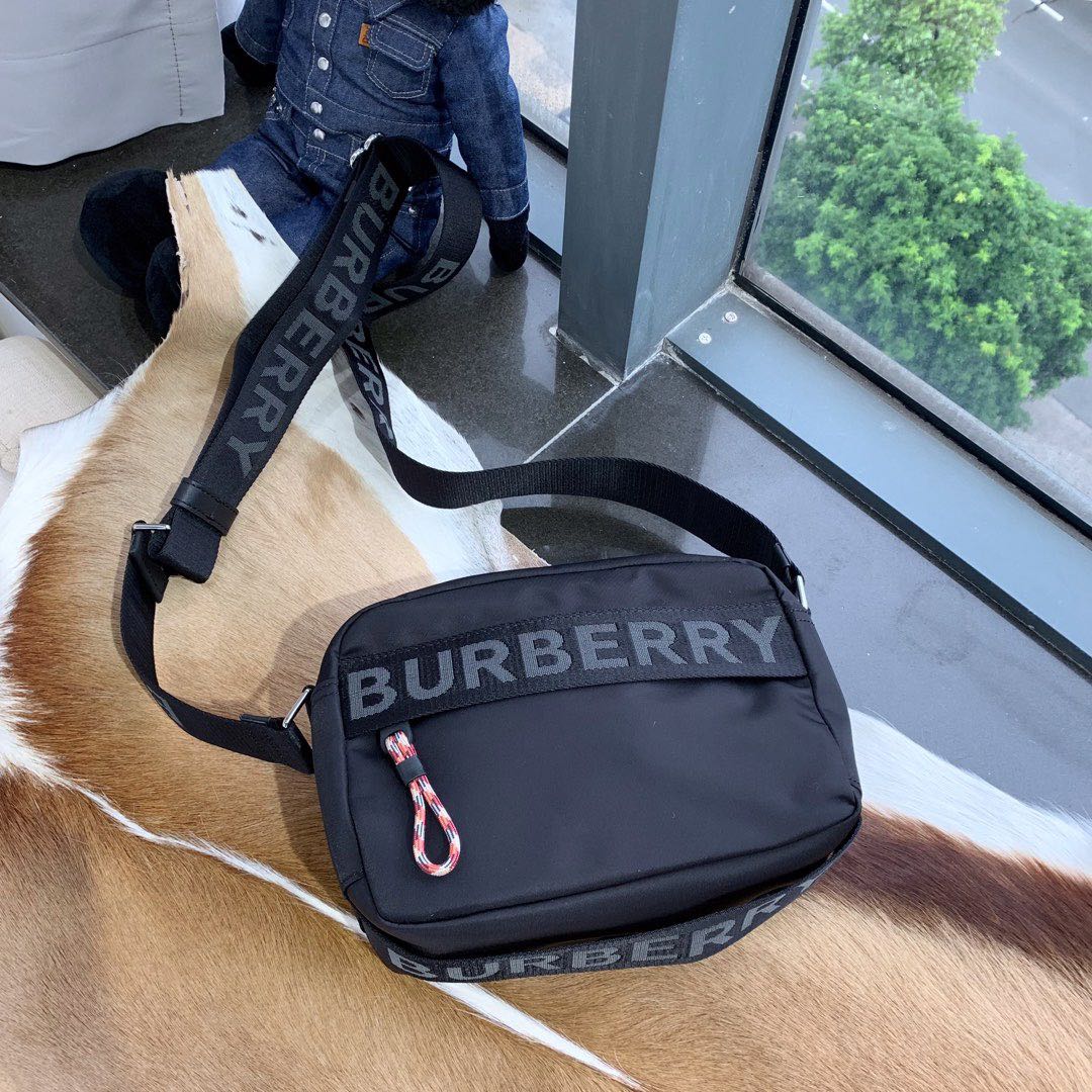 Burberry Men s Crossbody