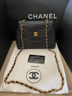 (Category: ) located in . Submitted by chanel_obsessions (Listing ID 1094027084, Image 1). Description: .