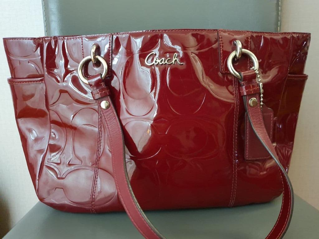Red sales purse coach