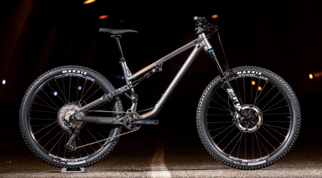 Commencal meta 29 essential top