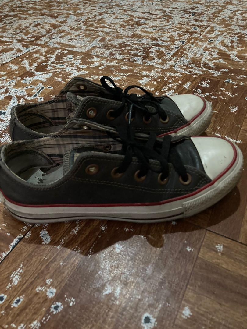 Converse- Preloved (Category: Sneakers) located in Santa Rosa. Submitted by laispreloved (Listing ID 1094004951, Image 1). Description: In good condition pa, kailangan lang talaga magbawas na. Naka-stock nalang kasi. Let me know if you have questions. .