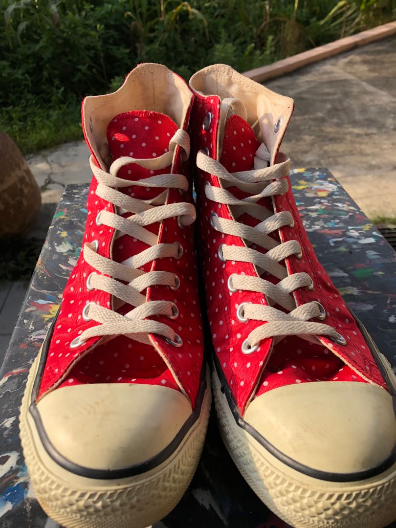 Red polka shop dot converse
