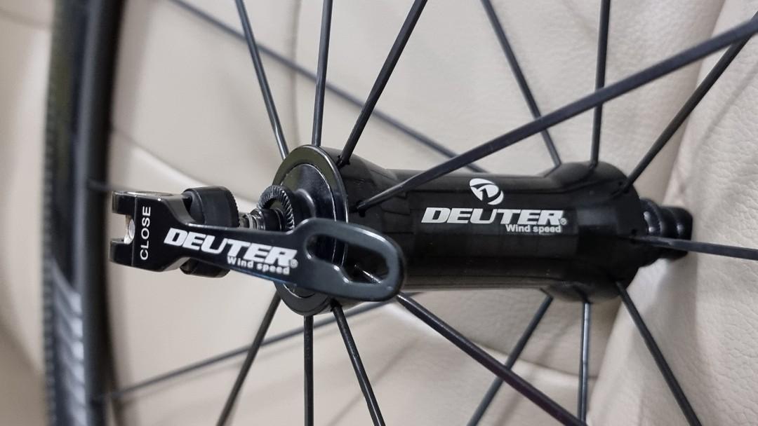Deuter F3 35mm Carbon Wheelset, Sports Equipment, Bicycles & Parts