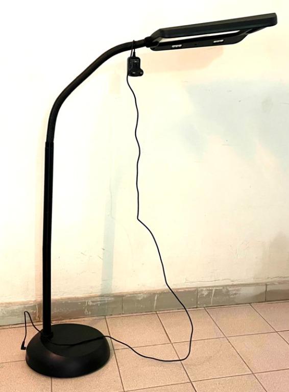 FullPage FloorStanding Magnifying Lamp, Everything Else on Carousell