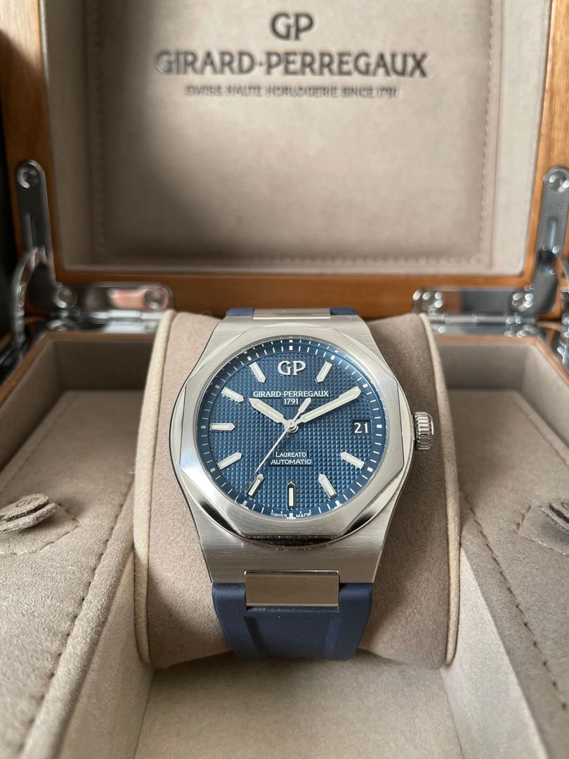 Girard perregaux laureato blue hot sale