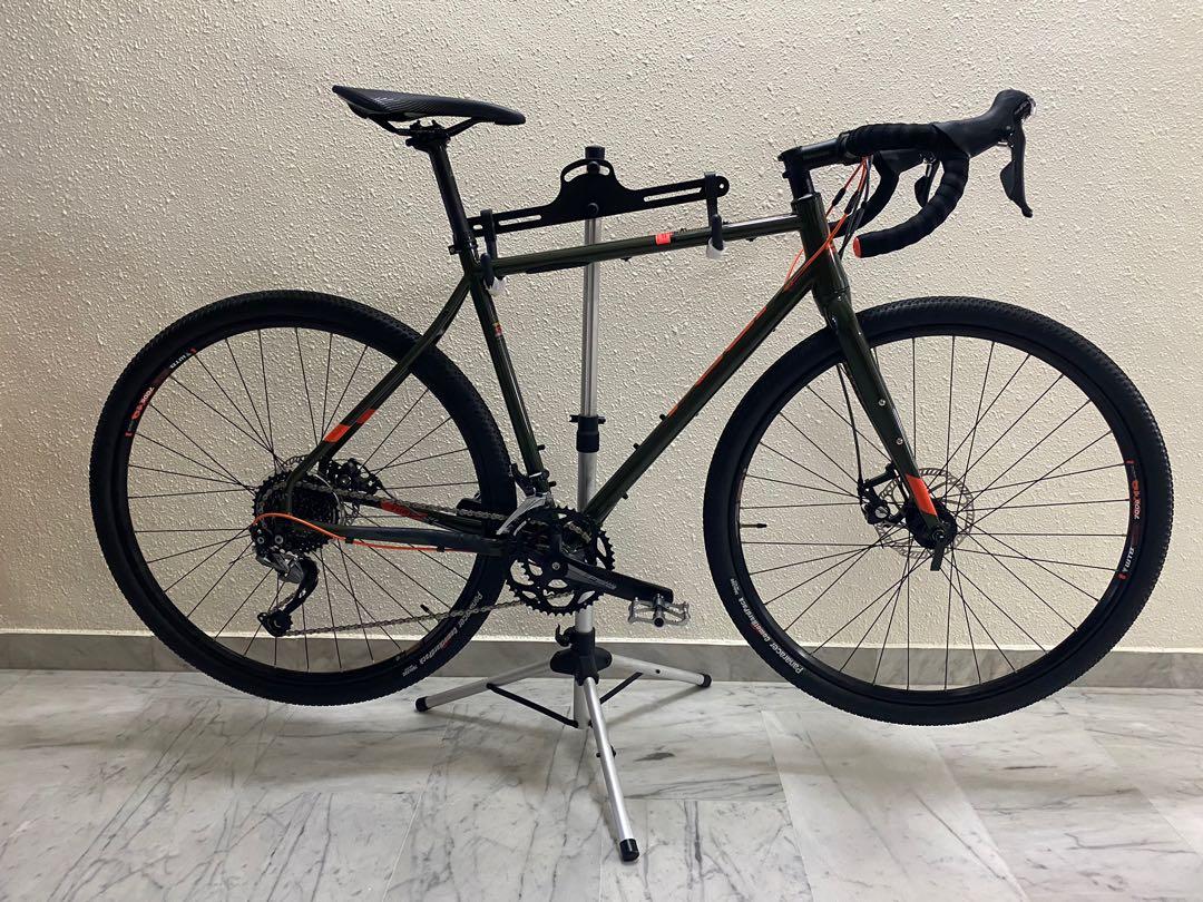 hybrid bike road bike