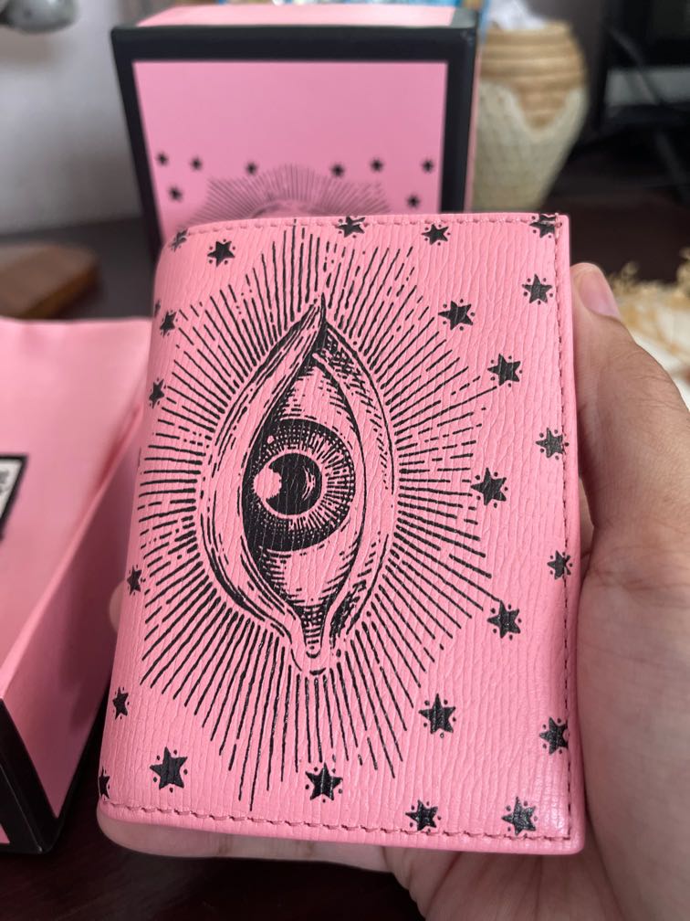 gucci garden eye wallet