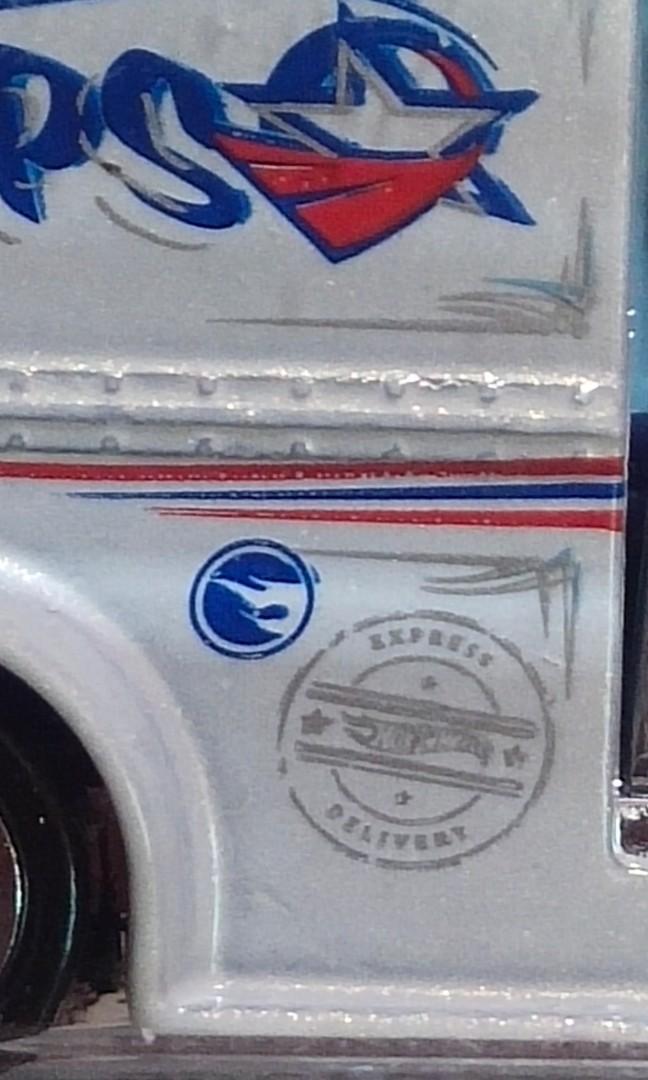 Hot Wheels Bread Box (Regular Treasure Hunt) come with protector