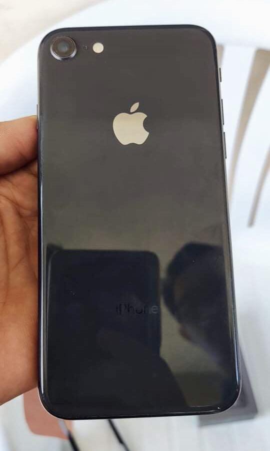 Iphone 8 64gb Globelocked (Category: iPhone 8 Series) located in Cebu City. Submitted by markid0956 (Listing ID 1094026847, Image 2). Description: Iphone 8 64g globelocked Smooth No Issue Screen was changed New battery You can test upon meet ups .