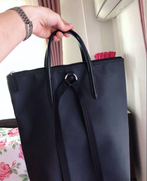 Lacoste Backpack (Category: Luxury Bags & Wallets) located in Muntinlupa City. Submitted by ayna.pizarro (Listing ID 1094105599, Image 2). Description: Lacoste Womens Backpack.