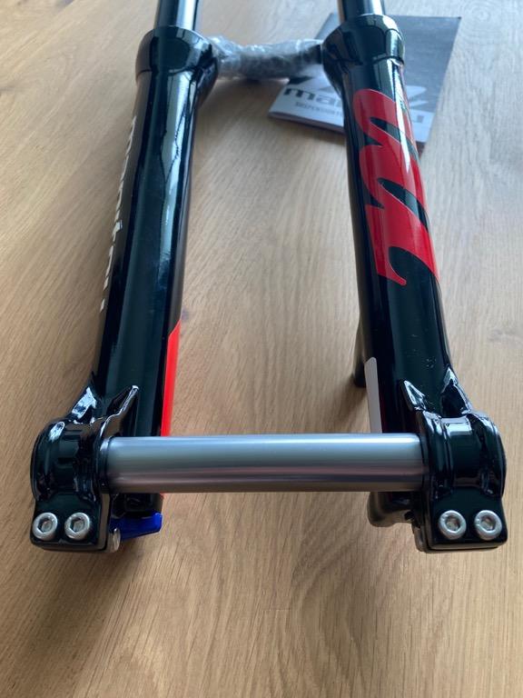 Fourche Manitou Circus Expert Pour VTT Dirt Jump - 26 Pouces, 100 Mm De Course, Axe 20 Mm