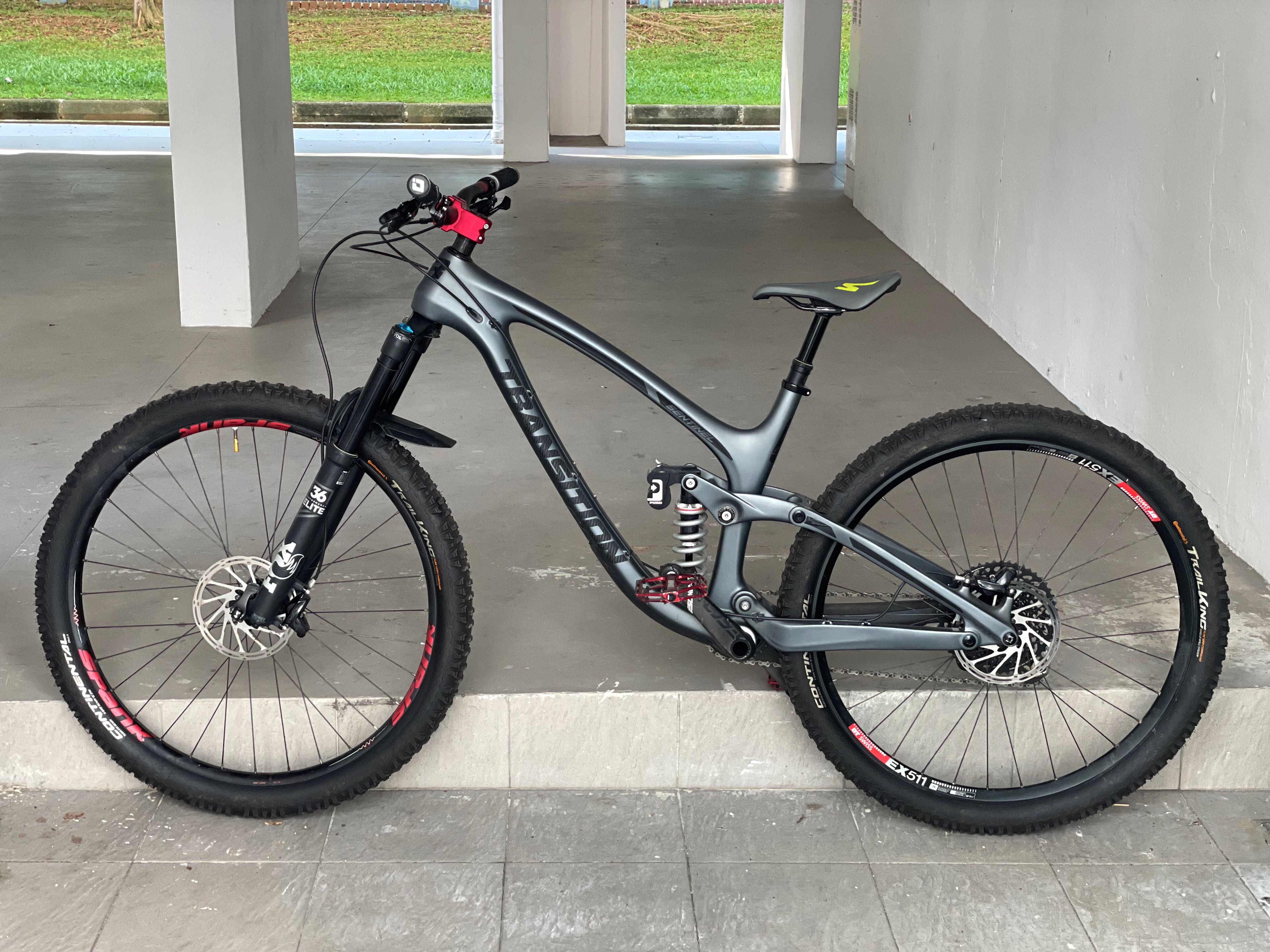 er Large Sentinel Full Sup Carbon MTB 