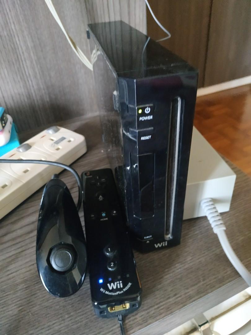 hvis makeup Overhale Nintendo Wii Console + accessories, Video Gaming, Video Game Consoles,  Nintendo on Carousell