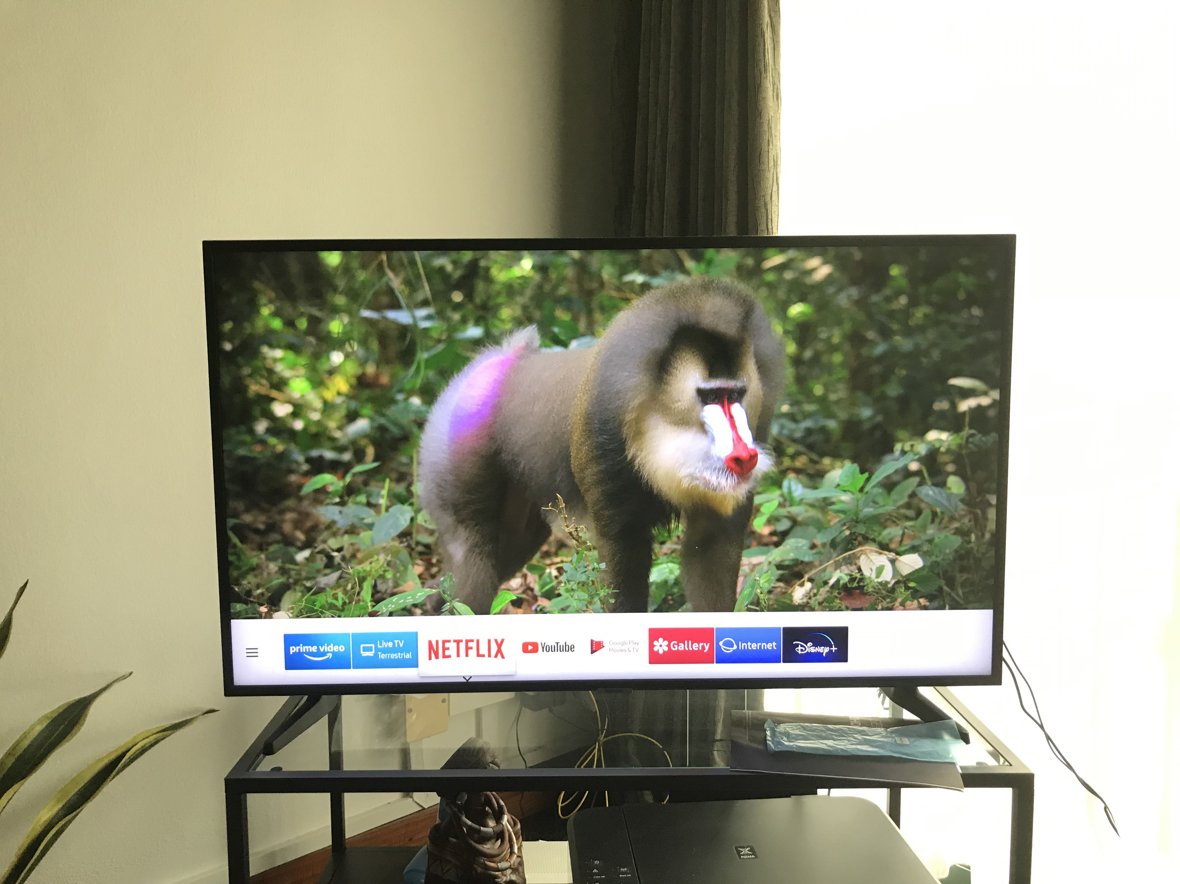 One Year Old Samsung 43 Smart Tv Nu7090 Serie Tv Home Appliances Tv Entertainment Tv On Carousell