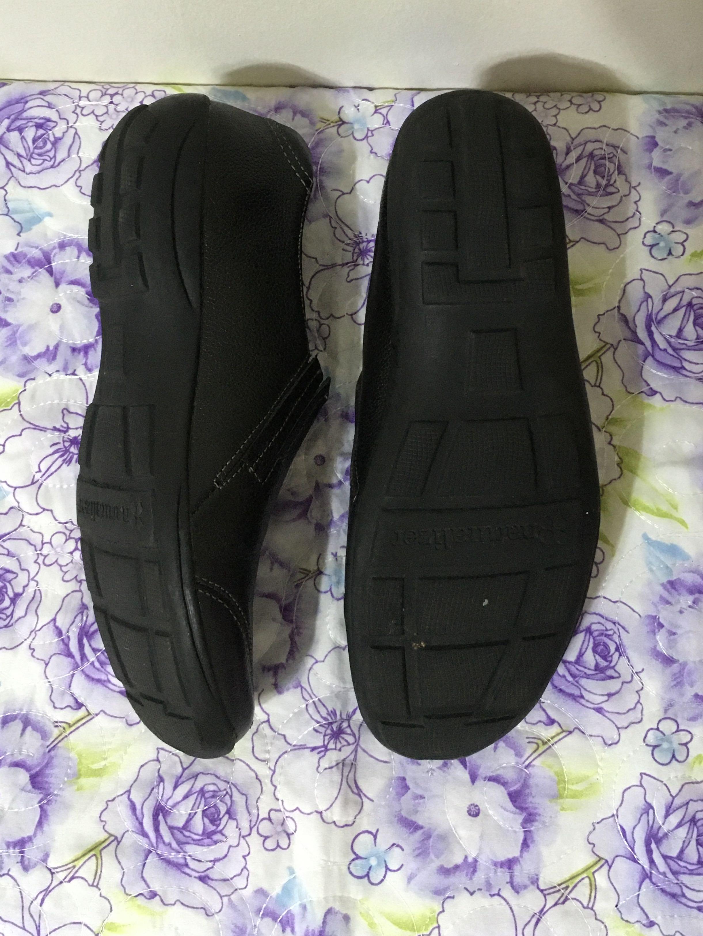 Pre-loved: Naturalizer Flats (Black leather, US 8M) (Category: Flats & Sandals) located in Makati City. Submitted by declutteringlinlin (Listing ID 1093933439, Image 3). Description: Brand: Naturalizer Size: US 8M / UK 6 Condition: Pre-loved. Very good condition. RFS: Disposing unnecessary and unwanted stuffs. No box. Mode of Payment: BPI, BDO, Gcash or Palawan Express. #Naturalizer #Blackshoes #LeatherShoes #Preloved #FashionForLess #declutterin