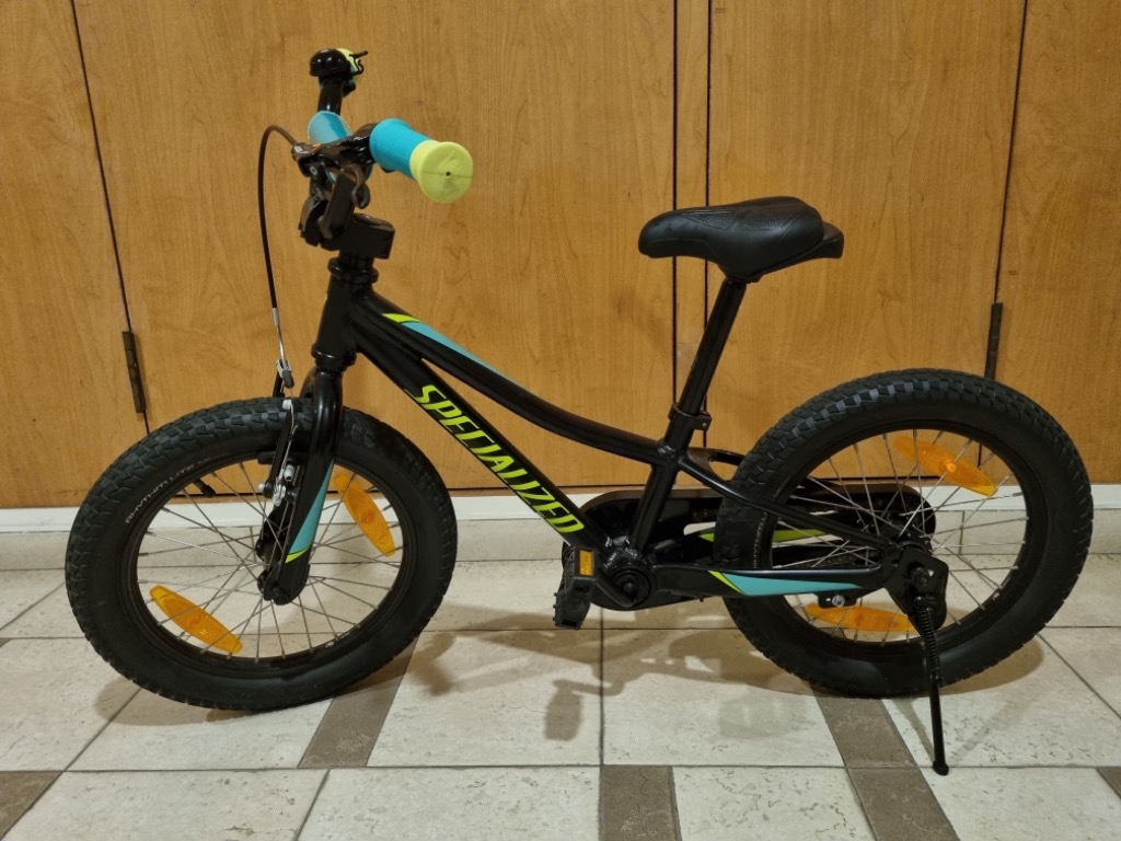 Specialized riprock 16 best sale kickstand