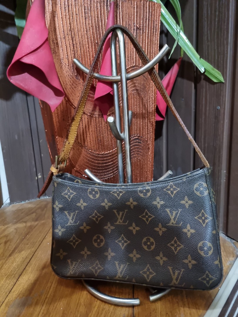Tas Shoulder Lv, Fesyen Wanita, Tas \u0026 Dompet di Carousell