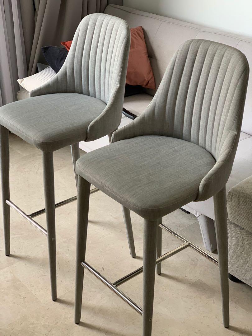 Castlery bar store stools