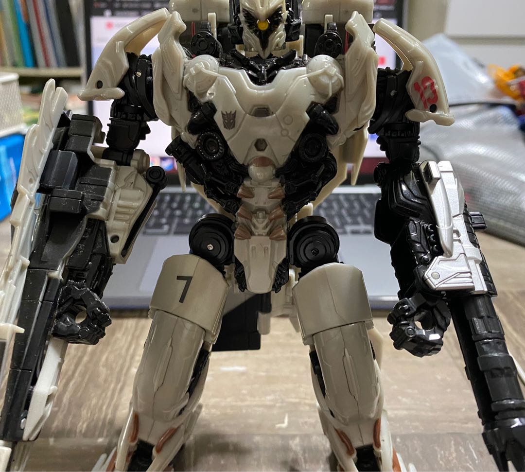 Transformers the Last Knight Voyager Class Nitro Zeus, Hobbies & Toys