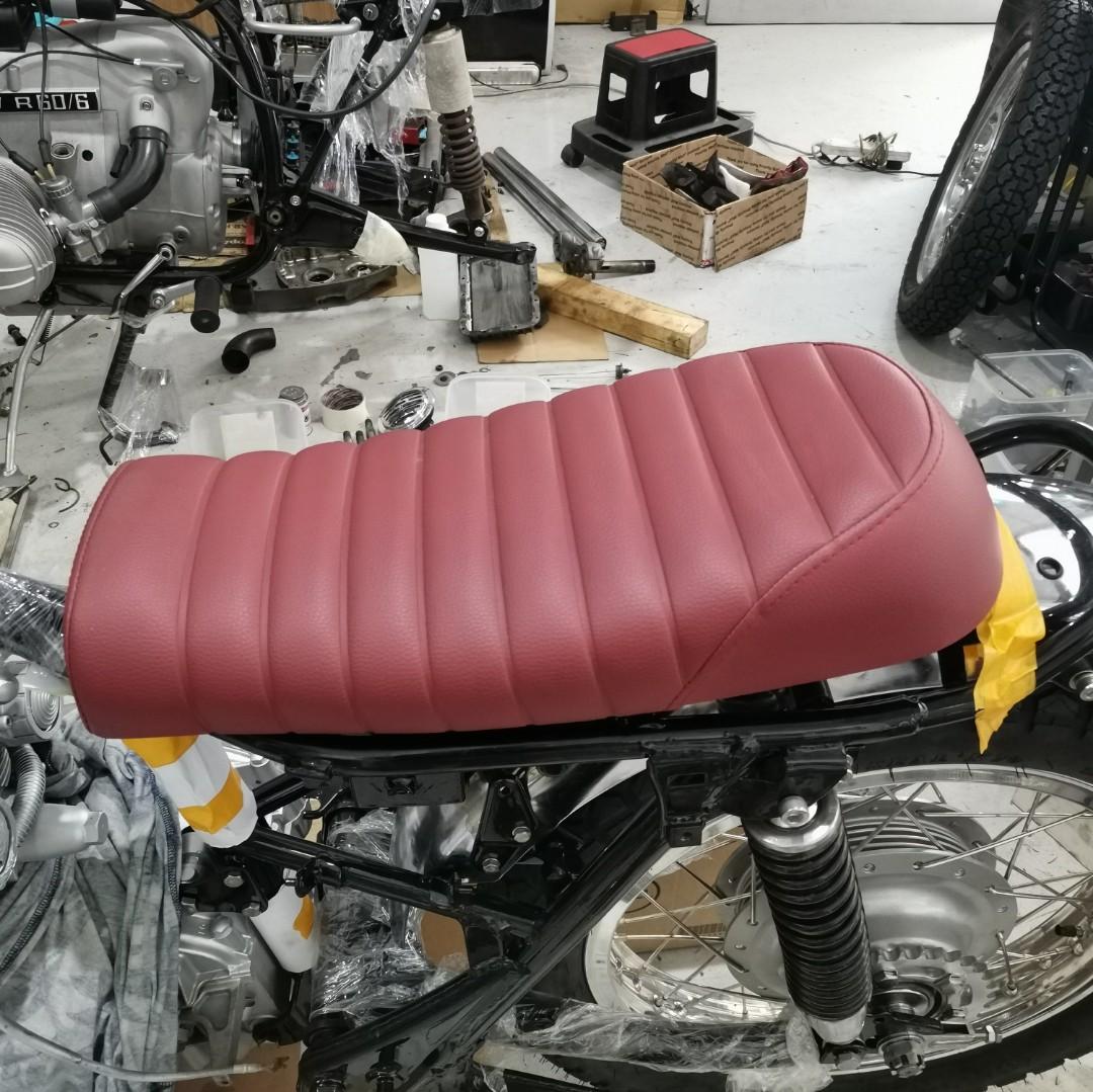 universal cafe racer seat