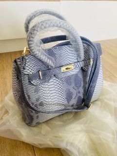 （分類：）位於 。 由 jovitzky 提交（商品編號 1093986118，圖片 1）。簡介： 。