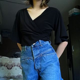 (Category: ) located in . Submitted by aivistrash (Listing ID 1094322222, Image 1). Description: .