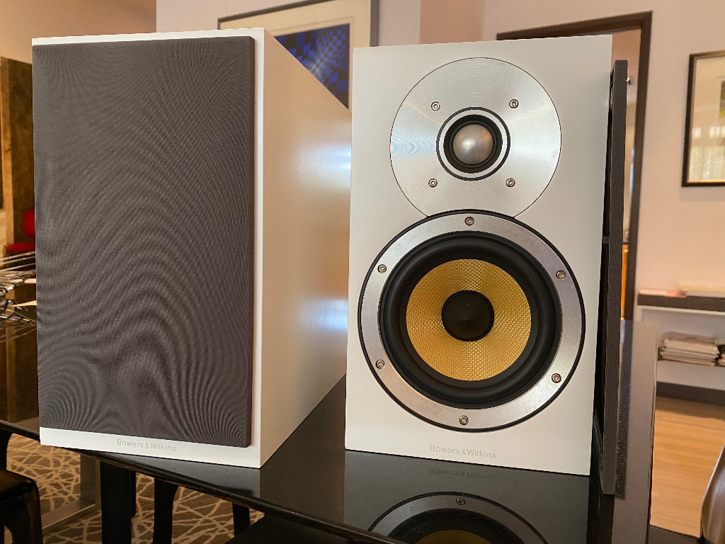 B W CM1 bookshelf speakers