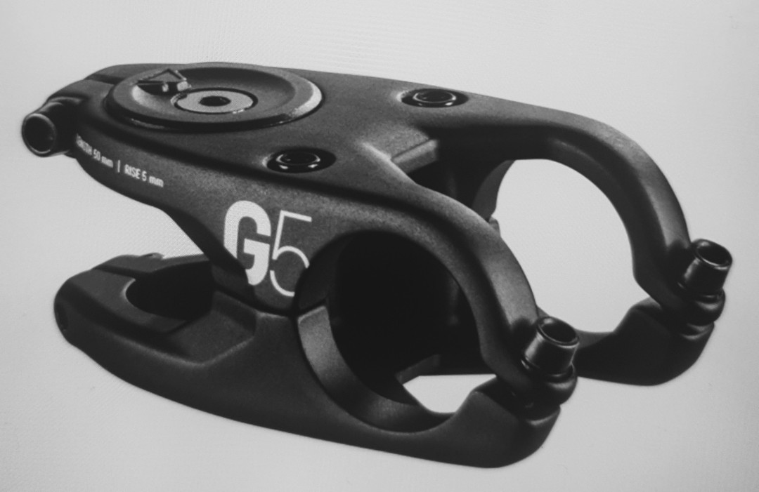 Canyon G5 Stem and G5 carbon handlebar, Sports Equipment, Bicycles