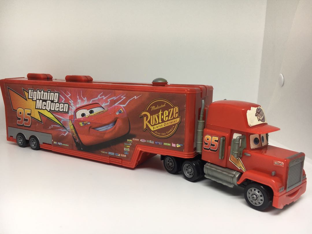 Lightning mcqueen toy best sale truck